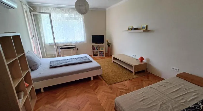 NewIsland Family Apartman - Image 1