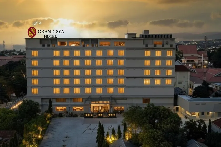 Grand Sya Hotel  - Image 1