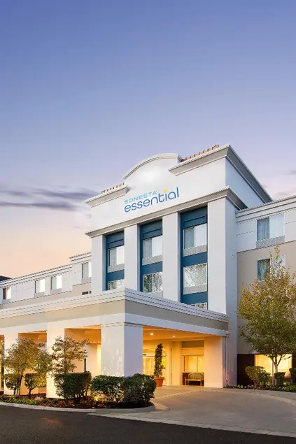 Sonesta Essential HOU Airport Road - Image 1