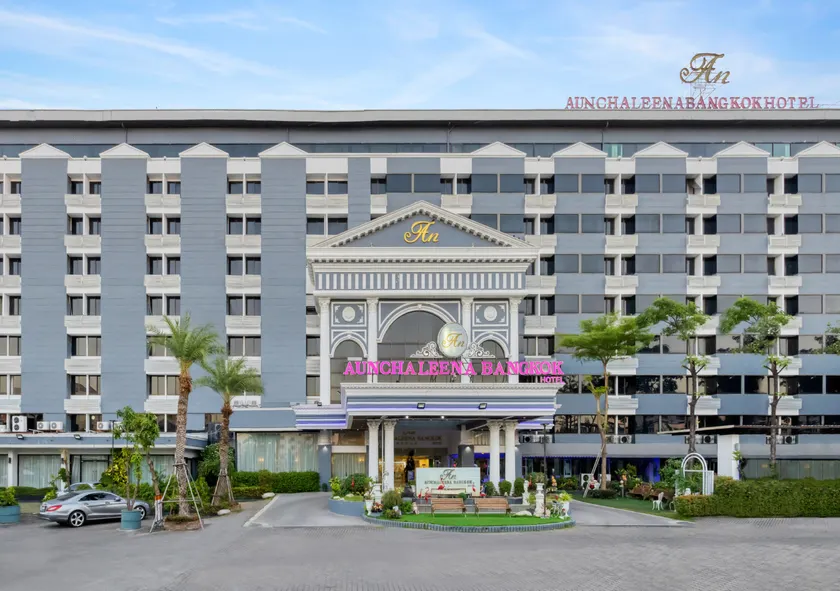 Aunchaleena Grand Hotel - Image 1