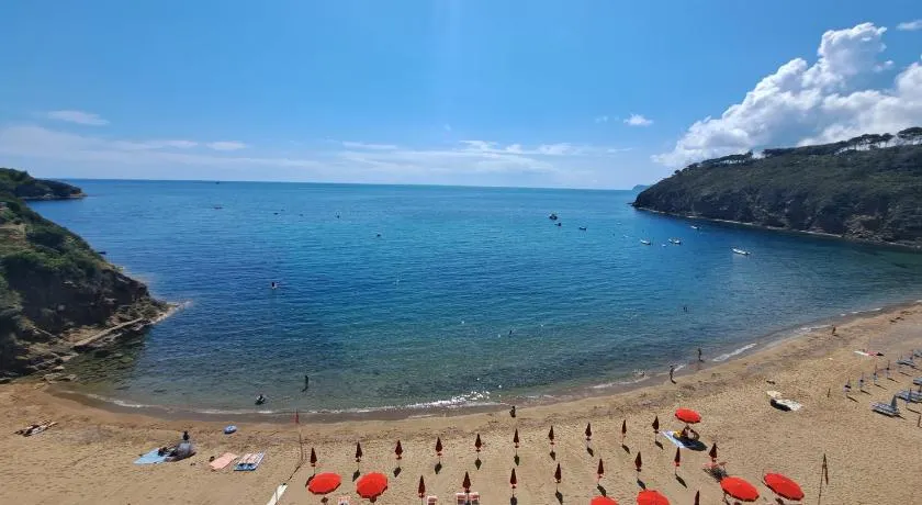 Elba Travels - Image 1