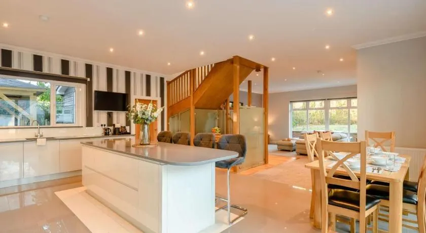 The Buckie at Buchanan - Drymen Holiday Home Sleeps 8 - Image 1