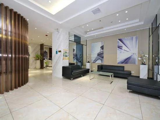 Oriental Holiday Hotel - Image 1