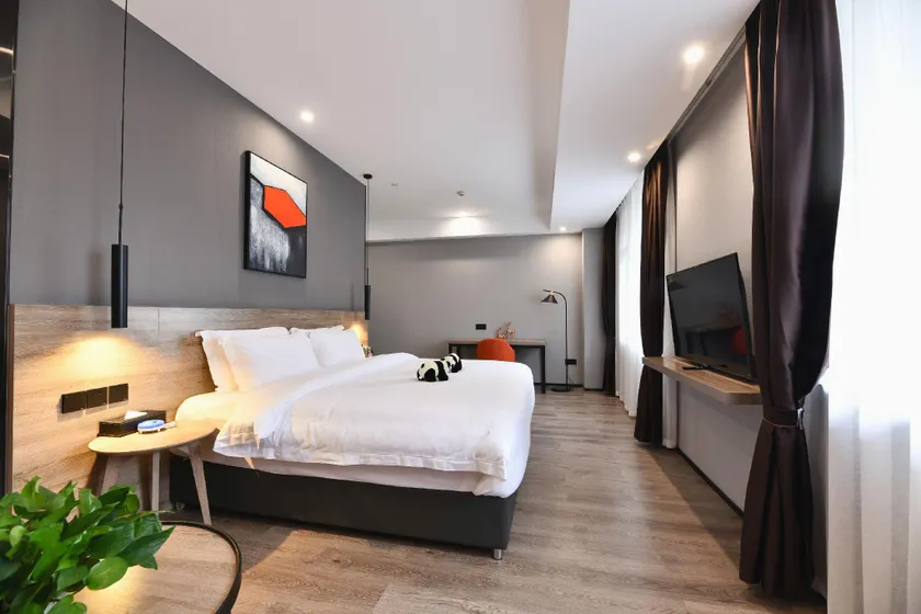 Xishang Hotel (Chengdu Yipin World Yihan Road East Subway Station) - Image 1