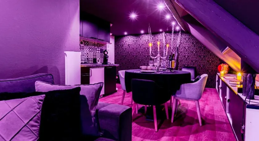 Love Room Escale du Desir - Balançoire d'amour, Croix de Saint André, Menottes et Fauteuil Tantra by DESIR ROOMS - Image 1