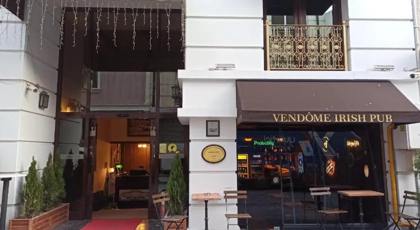 Vendome Hotel - Image 1