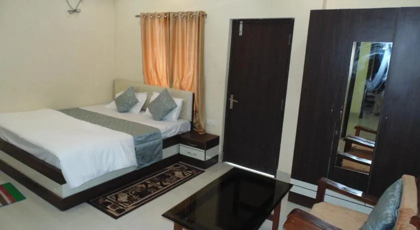 Brahmpushp Hotel - Image 1