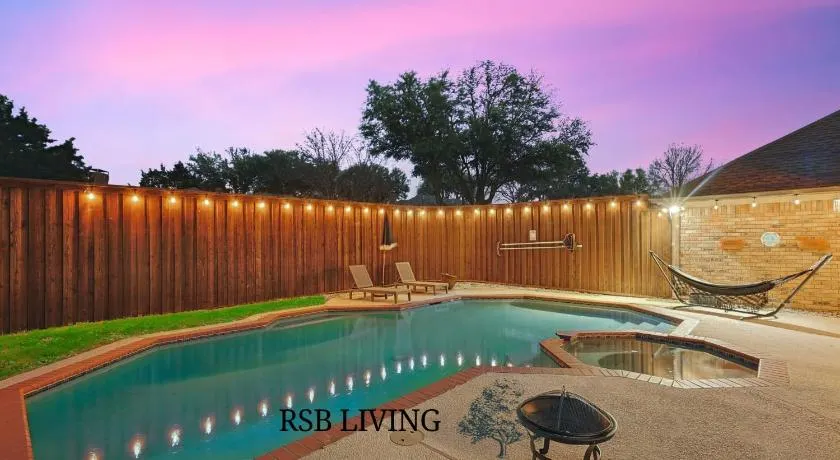 Beautiful 5BR 2BA DeSoto Holiday Home with Pool - Image 1