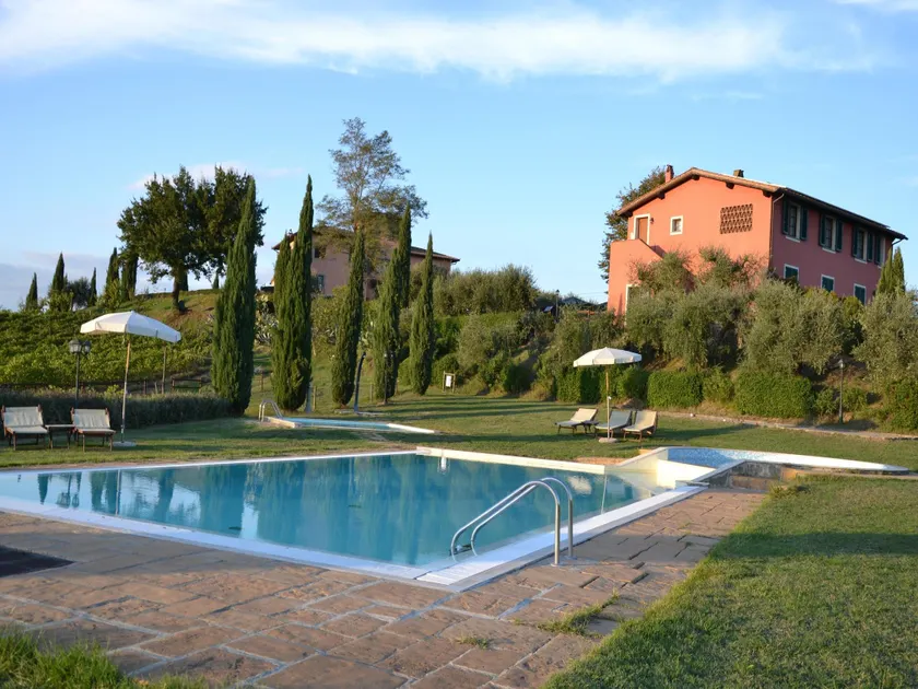 Holiday home with pool and jacuzzi - Image 1