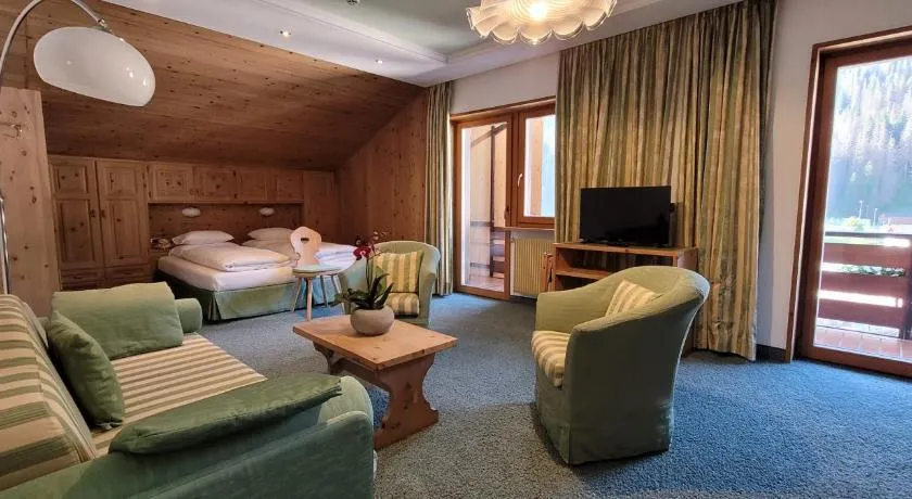 Hotel Garni Royal - Image 1