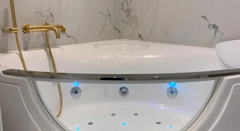 La Suite Royale - Image 1