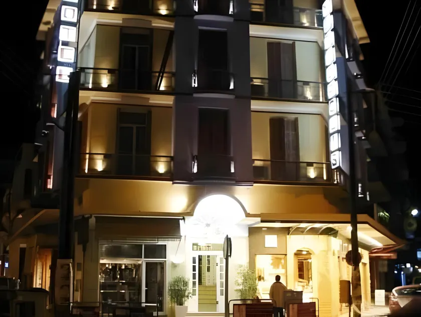 Metropolis Hotel - Image 1