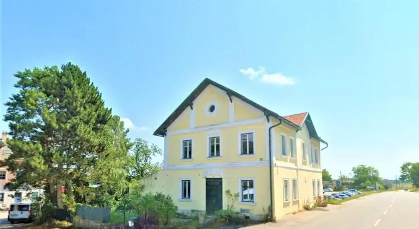 Studio Hadersdorf near Train station with Free Parking - Image 1