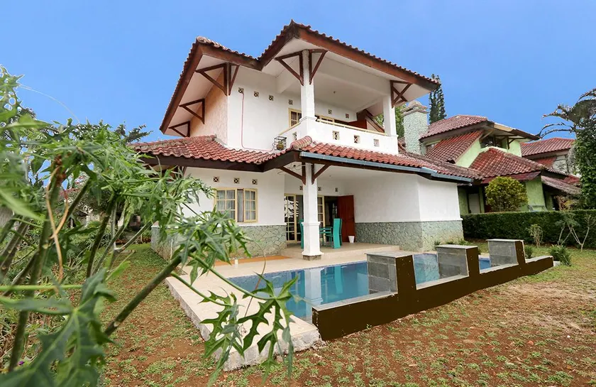 Villa ChavaMinerva Aries Ciater with Private Pool - Image 1