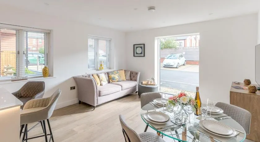 Pass the Keys 1 bed Albury Contemporary Apartment with Secure Parking - Image 1