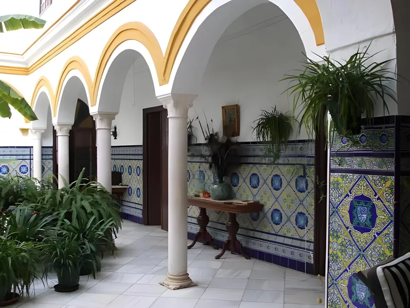 La Casa en el Centro - Image 1