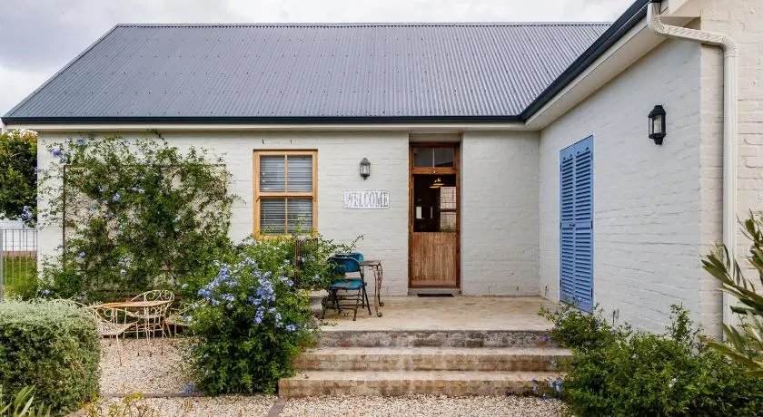 Nerf-af Cottage at Onrus, Hermanus - Image 1
