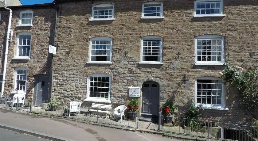 The Whitehouse Ross-On-Wye - Image 1