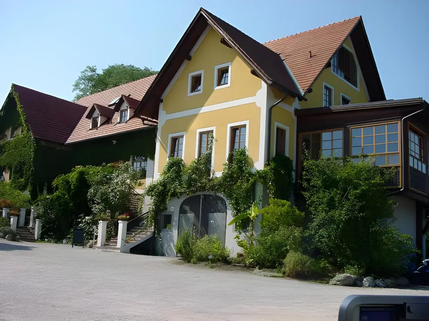 Sattlerhof Genießerhotel & Weingut - Image 1