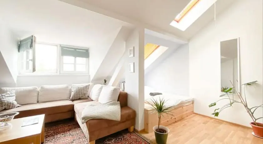 Schöne Ferienwohnung mit Blick über Stadtwald - Image 1