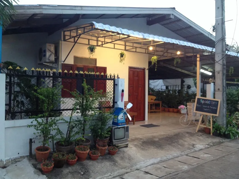 Space Ben Guest House @ Muangkao - Image 1