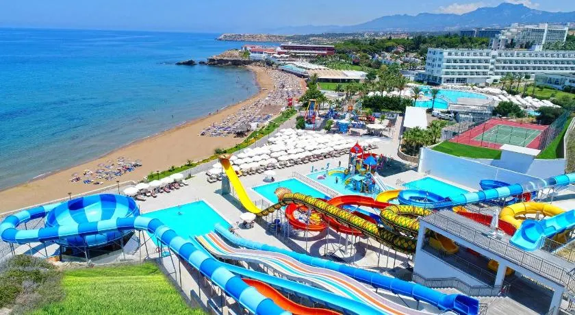 Acapulco Resort Hotel - Image 1