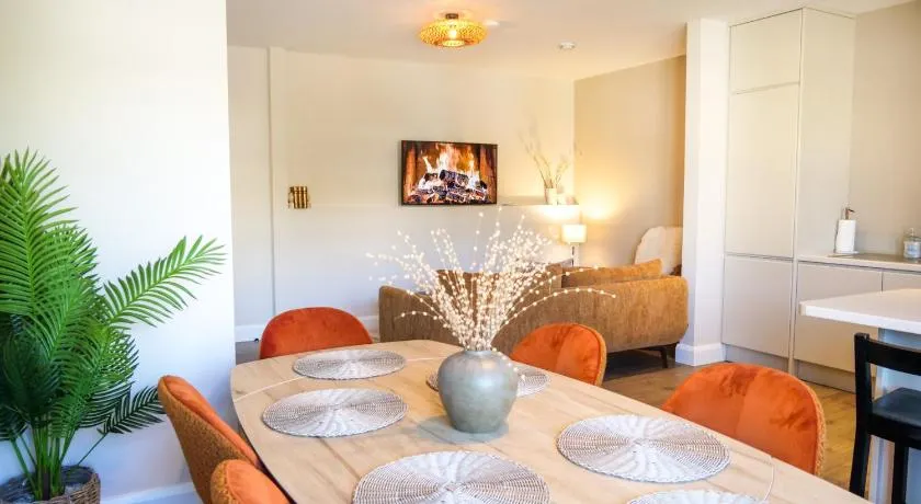 Riverside Dingle - Luxury Apt 1 - Image 1