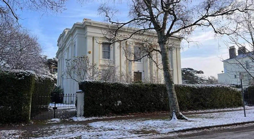 Royal Regency Mansion Studio - Image 1