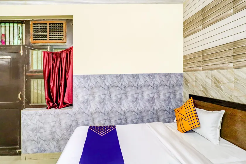 SPOT ON  Maa Gyatri guest house - Image 1