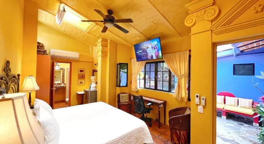 Estrellita's Bed & Breakfast - Image 1