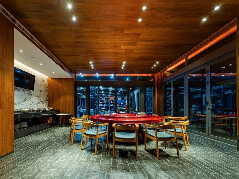 QiSu Fanjing Shanju Hotel - Image 1