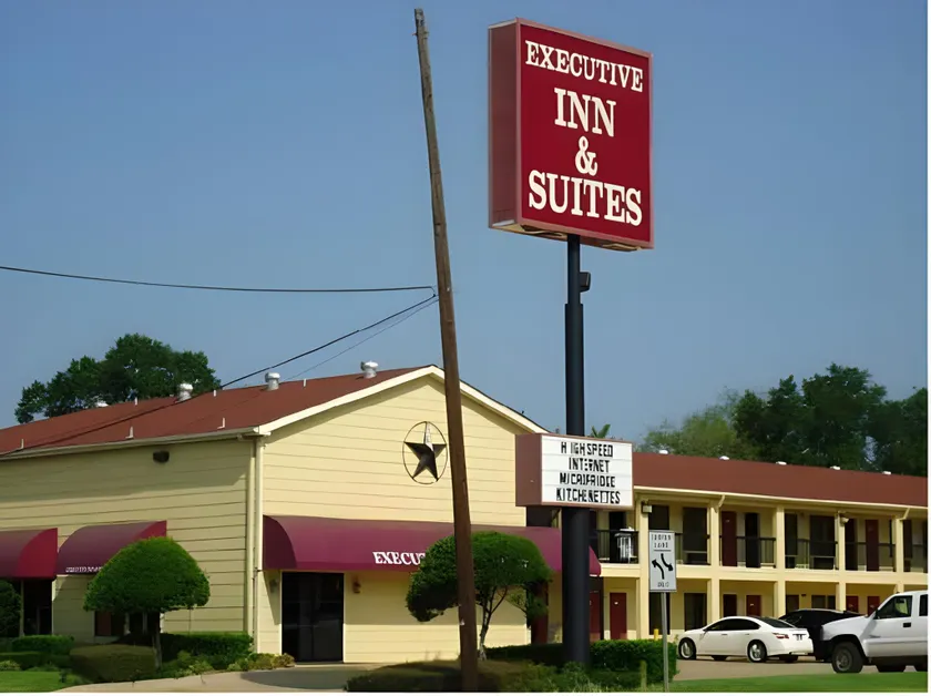 Executive Inn and Suites Longview - Image 1