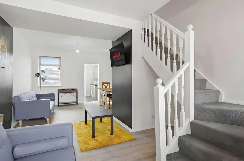 Cosy House for 8 in Rochester with Free Parking - Image 1