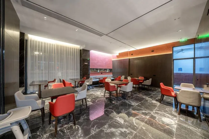 Greentree Inn Yizhou Liusanjie Street Business Hotel - Image 1
