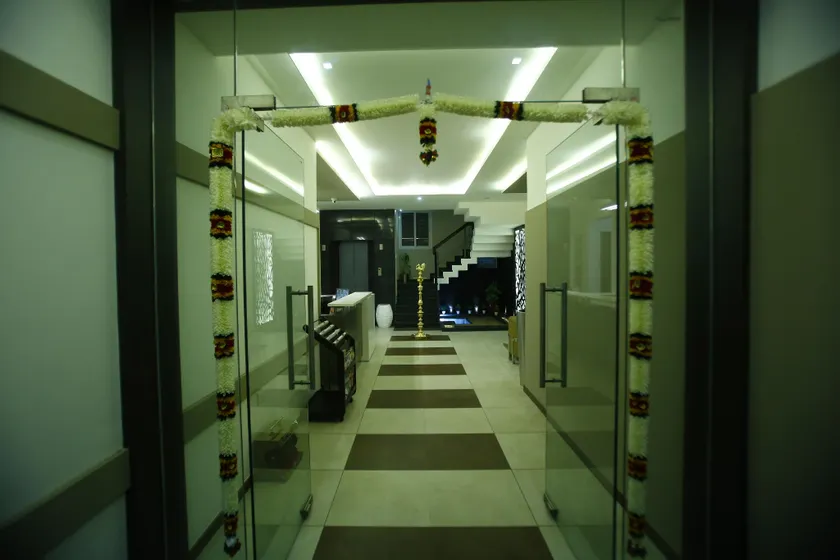 VEDHAS STAY HOTEL - Image 1