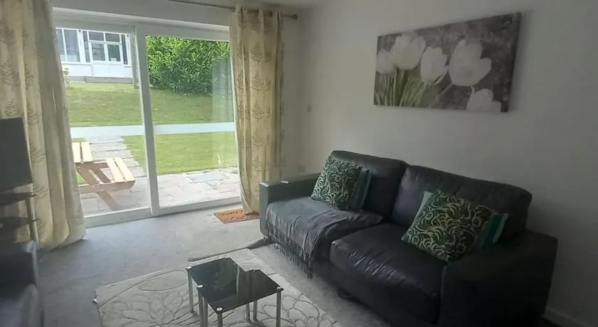 Sunny holiday house - Image 1