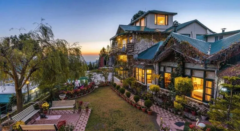 Villa Mountain Crest Kasauli with Treehouse , Sundeck & Breakfast - Image 1