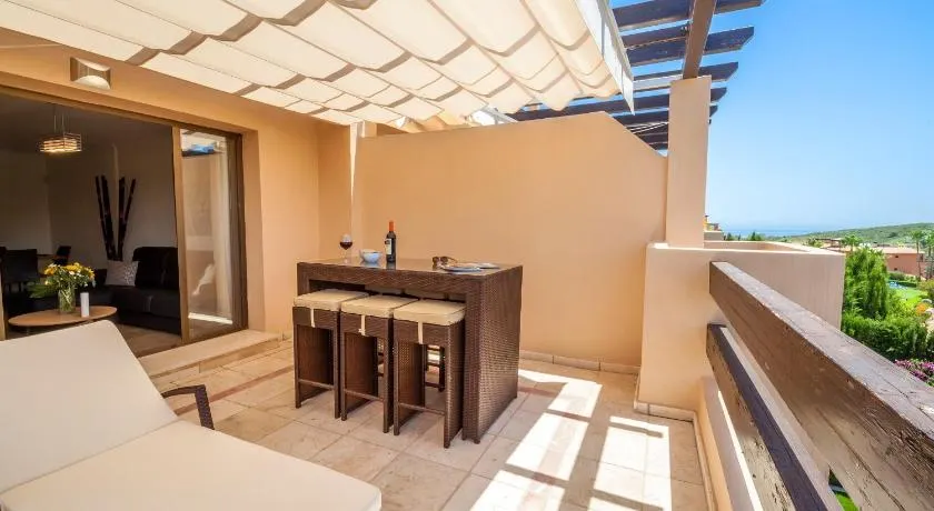 2279-Lovely 2 bedrooms with terrace with views - Image 1