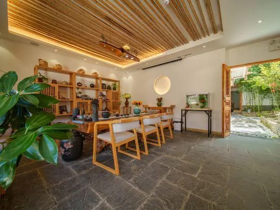 Huachengju View Guesthouse - Image 1