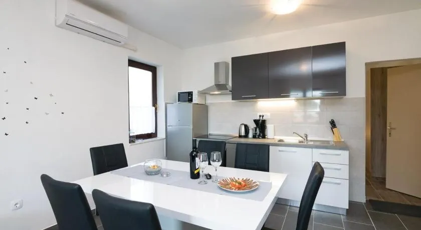 Apartments Devic - Image 1