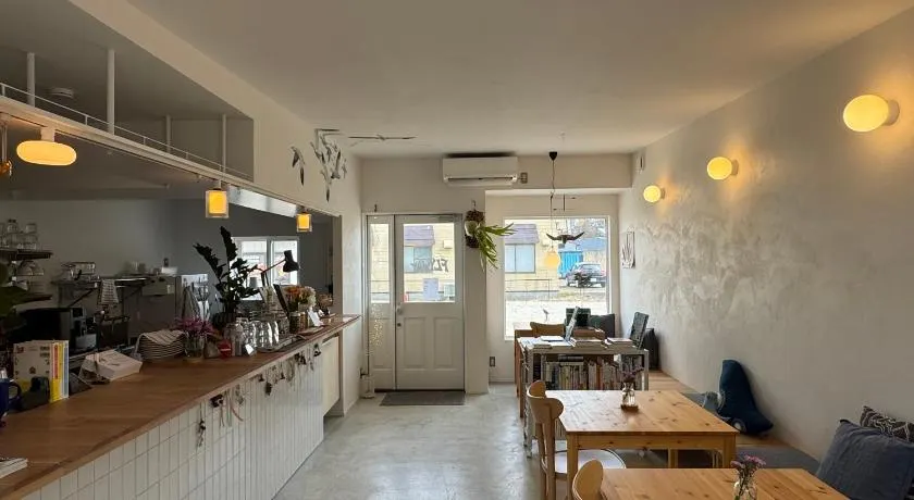 Cafe & Stay Flyway - Image 1