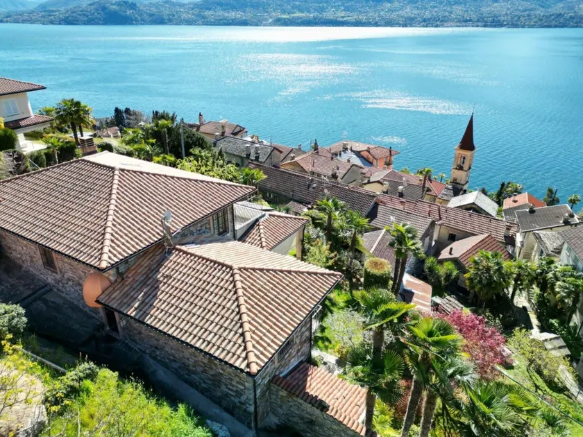 Villa near Lake with Panoramic Views - Image 1