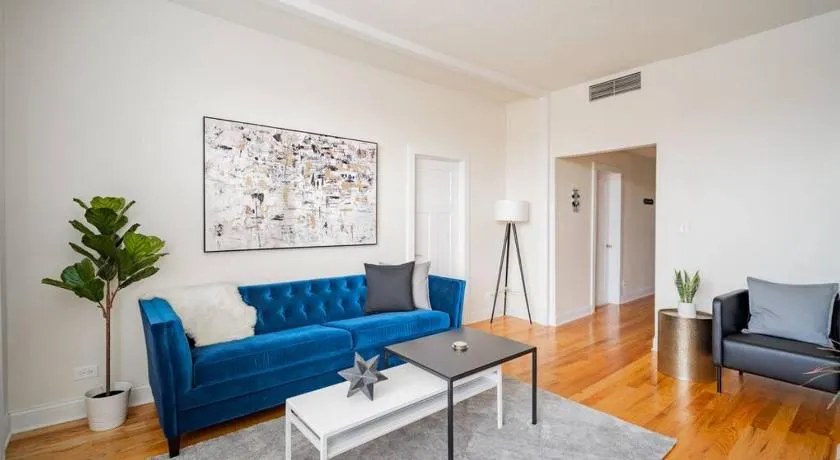 Lively 3BR Apt in Chicago - Milwaukee N3 - Image 1