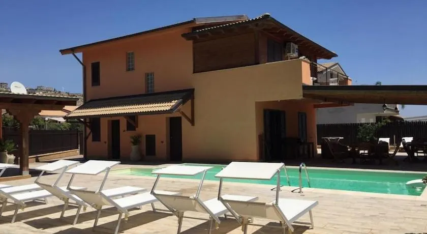 Jolie villa avec piscine privée - Image 1