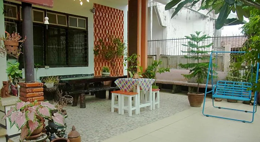 28 Rachabutr Hostel - Image 1