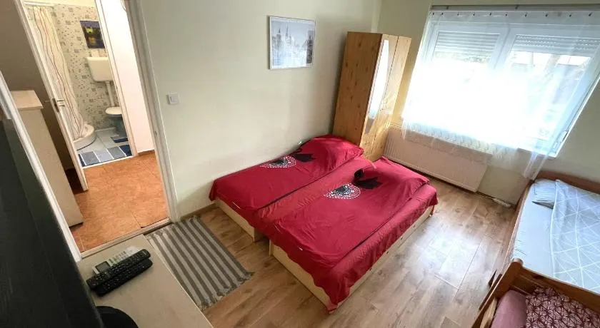 Red Locomotive Apartment - Image 1