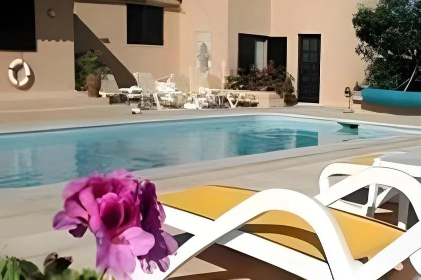 Casa Velha - Image 1