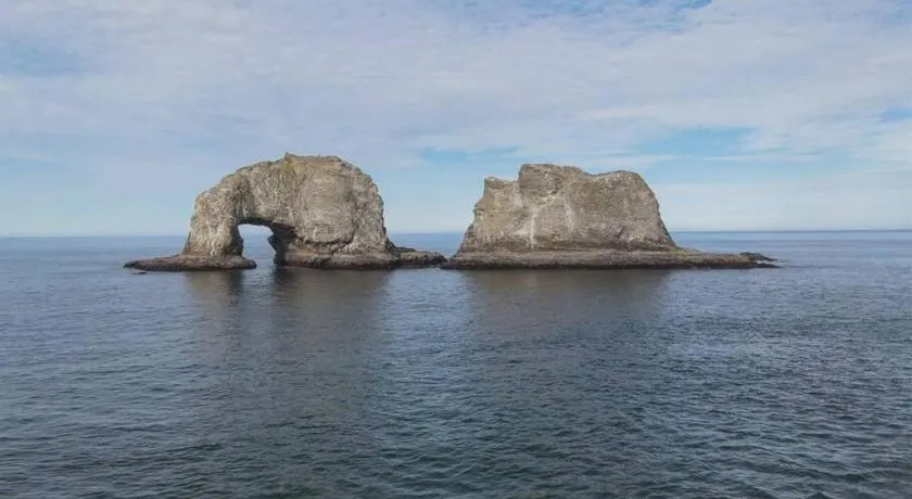 Rockaway oceanview condo,Steps to the beach & Downtown,W&D, WiFi - Image 1