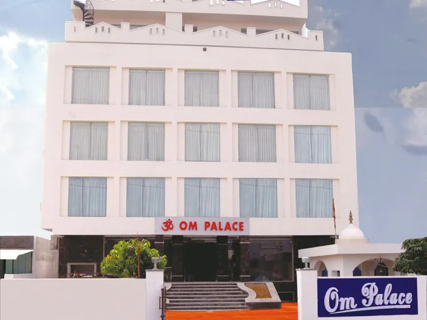Hotel Om Palace - Image 1