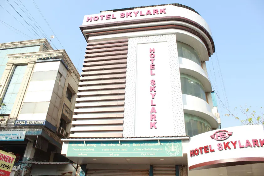 Hotel Skylark - Image 1